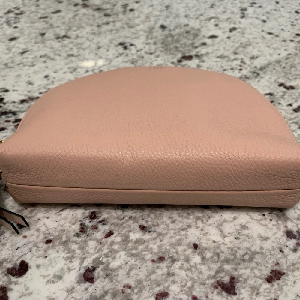 New CHLOE Calfskin Alphabet Round Cosmetic Makeup Case Bag Toiletry Blush Nude‎